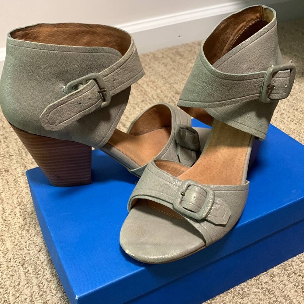 Cute Lien Do sage green heels-Anthropologie